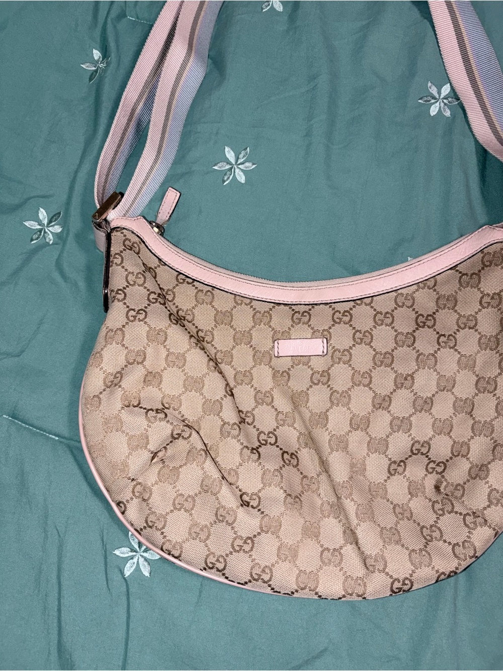 Gucci Beige GG Canvas Hobo with Pink Trim and Strap - Picture 4 of 13